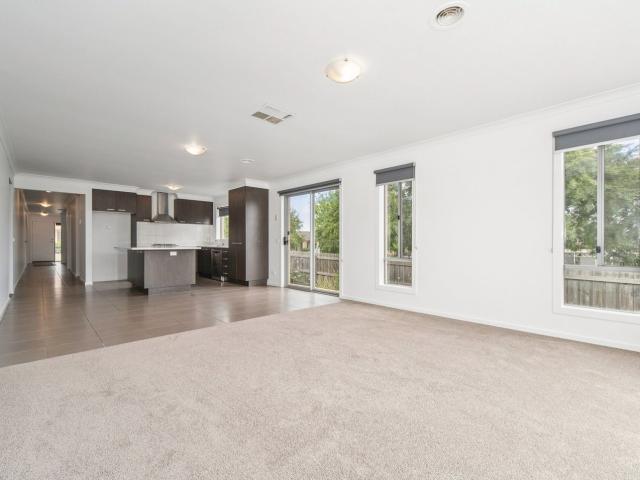 Apartment for rent in Skye Valley Estate, Melbourne