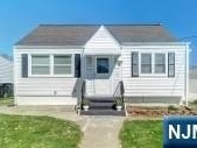 House for sale in Lodi, New Jersey