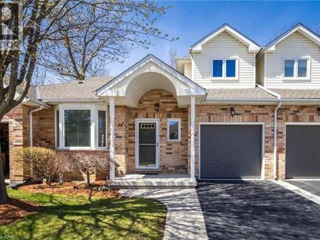 Townhouse for sale in Ancaster, Ontario