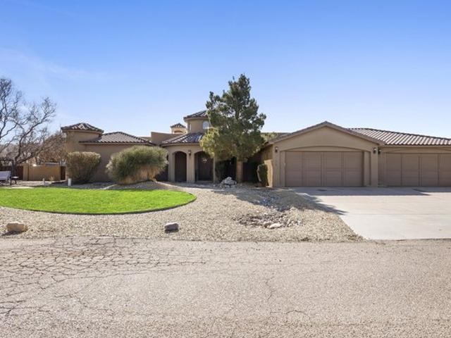 House for sale in Peralta, New Mexico