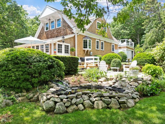 House for sale in Pocasset