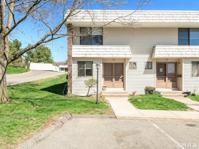 Townhouse for sale in Cromwell, Connecticut
