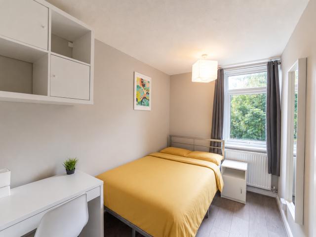 Room for rent in Poplar Grove, Greater London