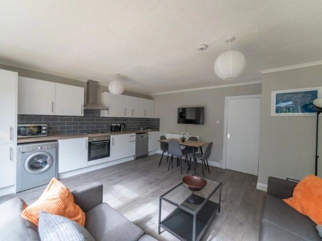 Room for rent in Poplar Grove, Greater London