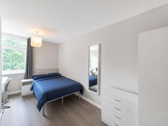 Room for rent in Poplar Grove, Greater London