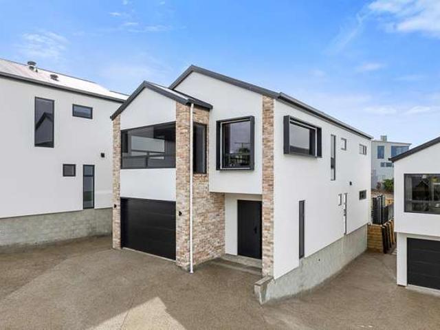 House for sale in Otakou