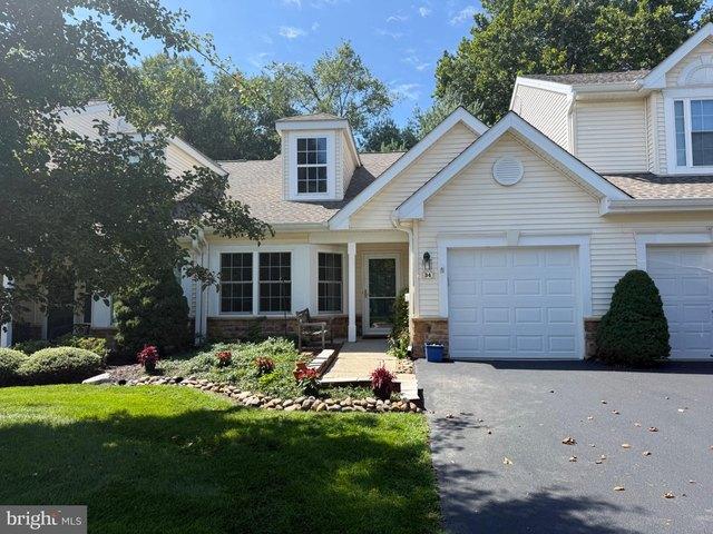 Townhouse for sale in Villages at Hamilton, Hamilton Township