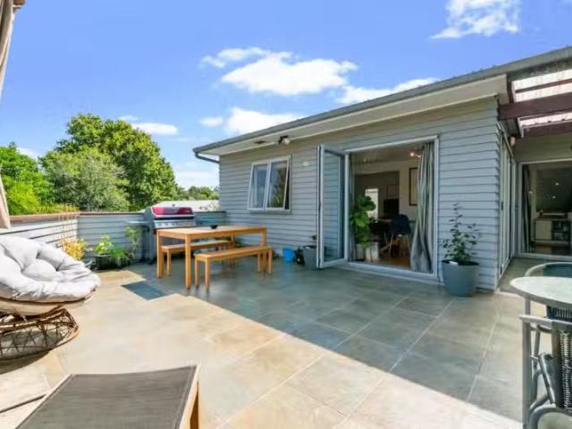 House for sale in Paremoremo, Oroua County