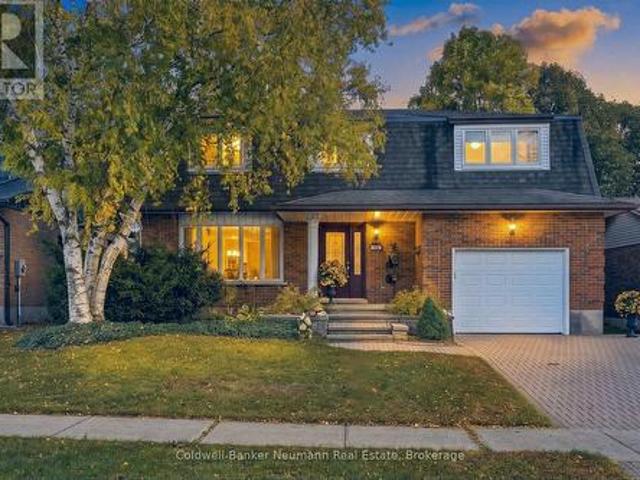 House for sale in Hanlon Creek Neighbourhood Group, Guelph