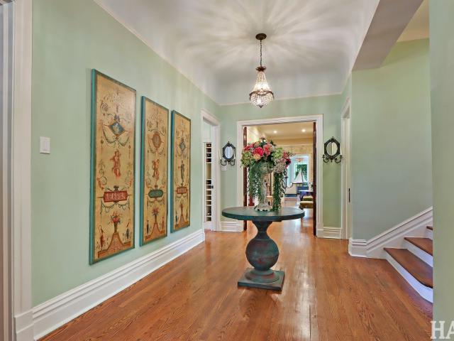 House for sale in Highland Park, Illinois