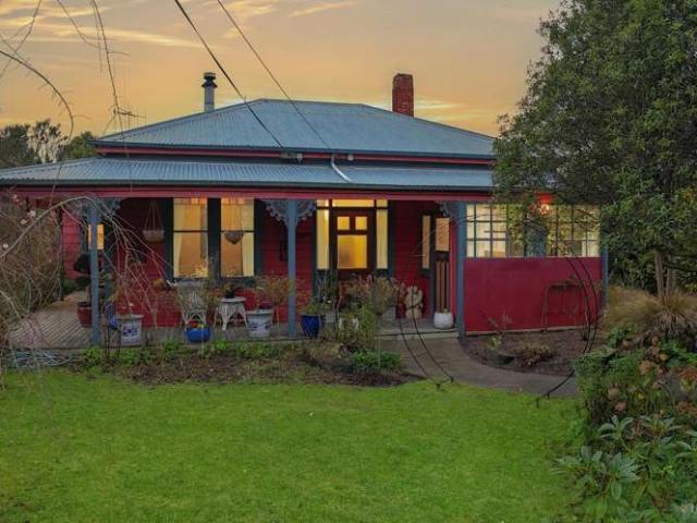 Property for sale in Canterbury
