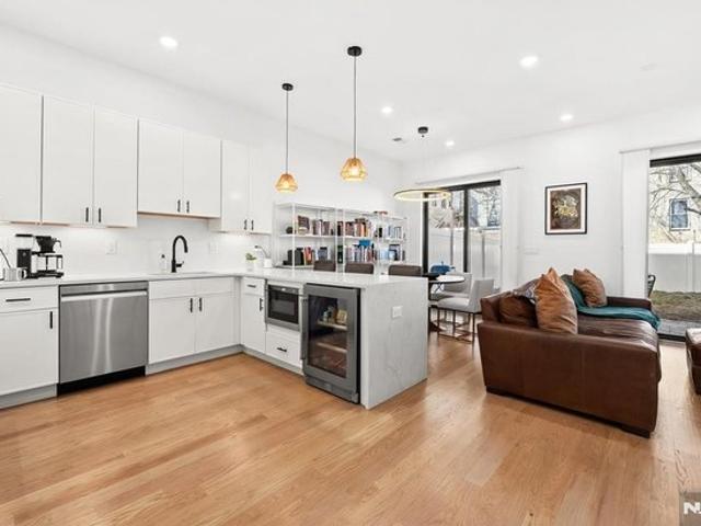 Condo for sale in Hudson, New Jersey