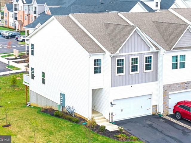 Townhouse for sale in Bordentown, Burlington County