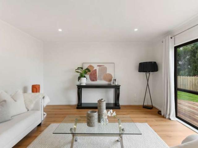 House for sale in Oratia