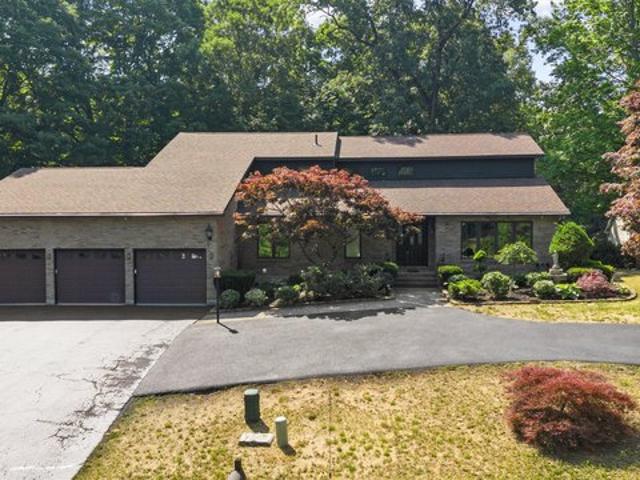 House for sale in Niskayuna, New York