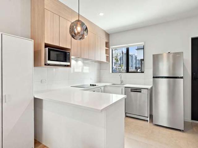 Townhouse for sale in Te Atatū Peninsula, Henderson-Massey