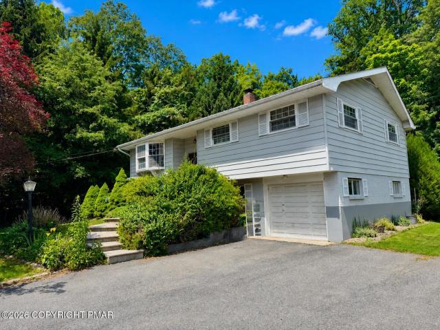 House for sale in Shawnee On Delaware, Pennsylvania