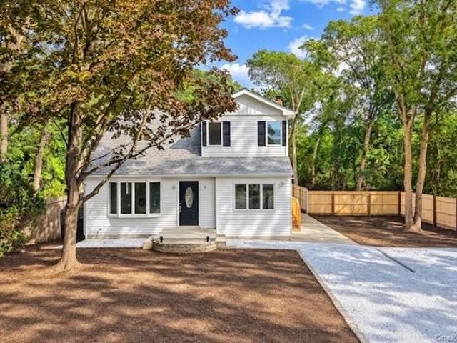 House for sale in Shirley, Town of Brookhaven