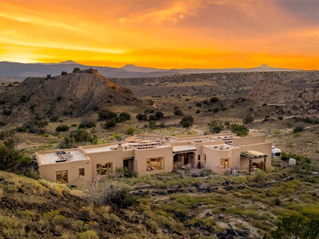 House for sale in Abiquiu, New Mexico