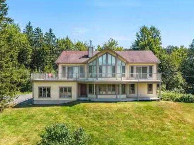 House for sale in Memphrémagog, Quebec