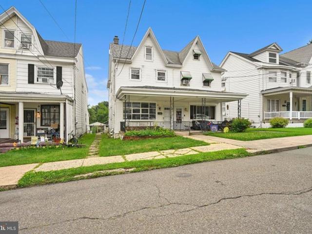 Townhouse for sale in Frackville, Pennsylvania
