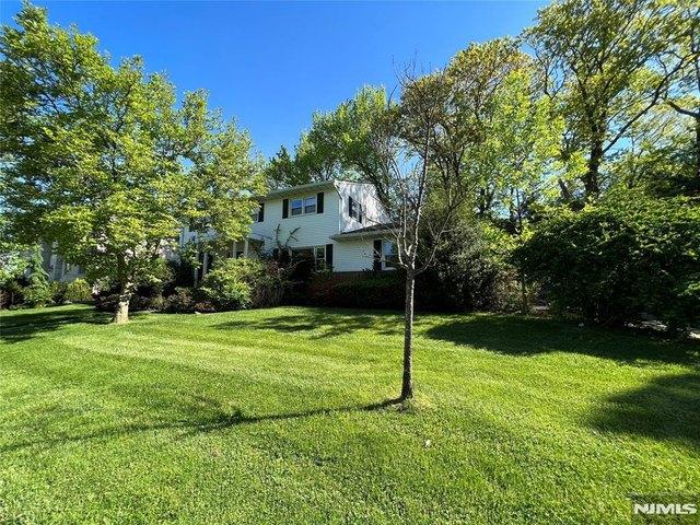 House for sale in Englewood Cliffs, New Jersey