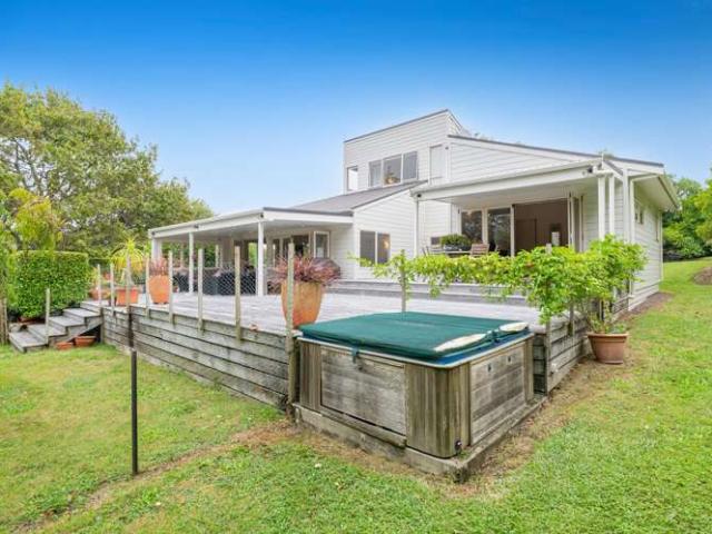House for sale in Kaukapakapa
