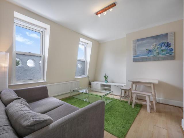 Apartment for rent in London Borough of Hammersmith and Fulham, Greater London