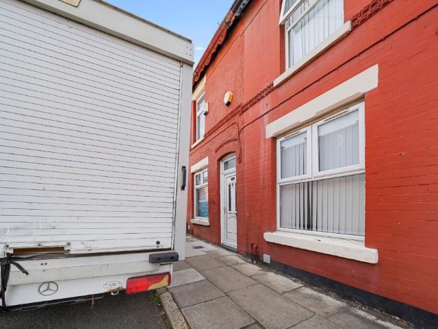 House for rent in Calderstones