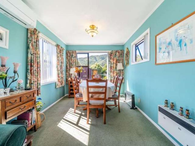 House for sale in Days Bay, Wellington