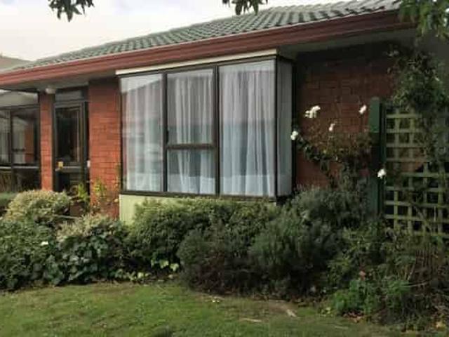 House for rent in Chaslands, Canterbury