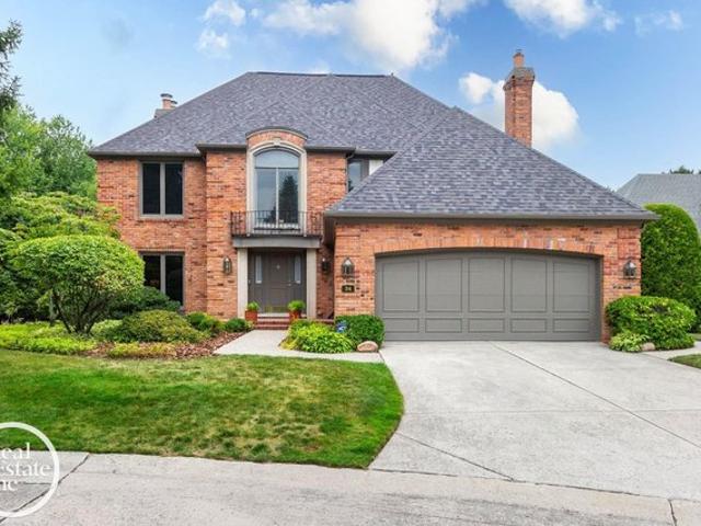 Condo for sale in Grosse Pointe, Michigan