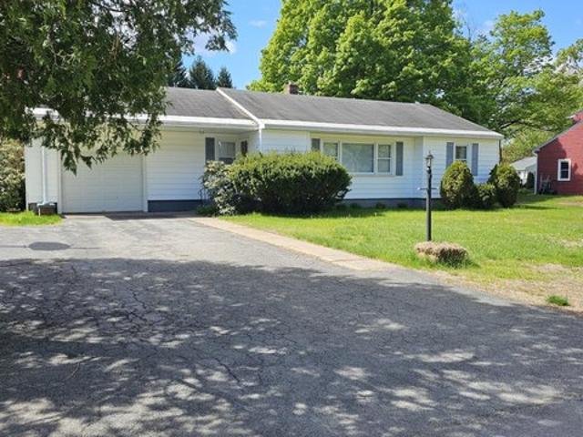 House for sale in Saratoga, New York
