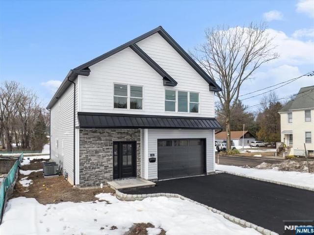 House for sale in Waldwick, New Jersey