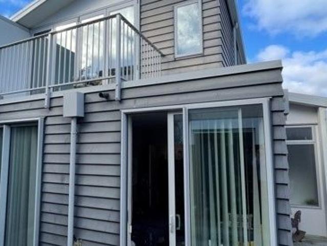 Apartment for rent in Addington, Canterbury