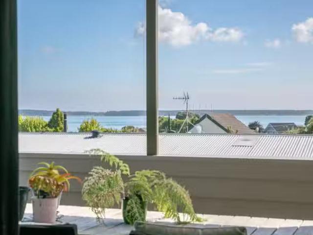 House for sale in Omokoroa, Bay Of Plenty