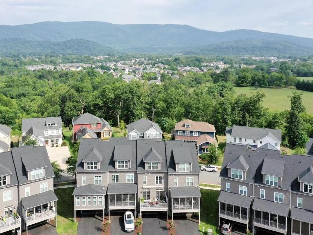 Townhouse for sale in Virginia