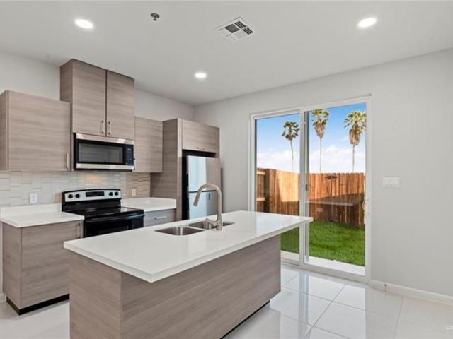 Townhouse for sale in Hidalgo, Texas