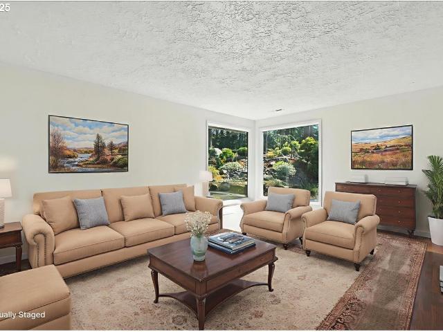 House for sale in La Center