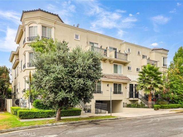 Condo for sale in Canoga Park, California