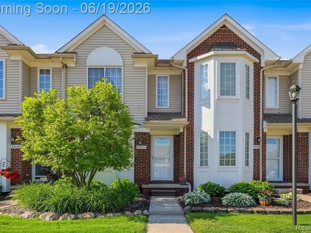Townhouse for sale in Fair Haven, Michigan