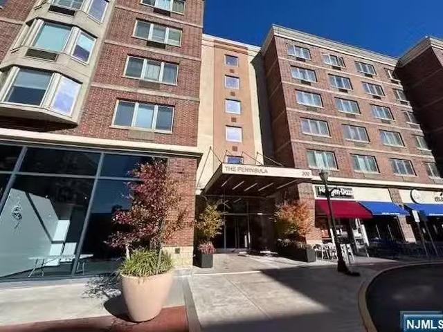 Condo for sale in Fort Lee Condo for sale in Fort Lee