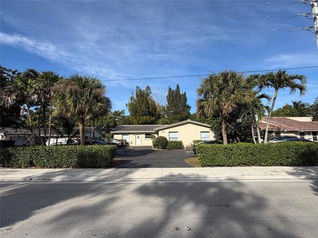 House for sale in Whispering Woods, Coral Springs