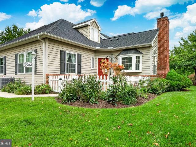 Townhouse for sale in Johnsons Corner, Concord Township