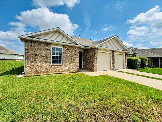 Townhouse for sale in Broken Arrow, Oklahoma