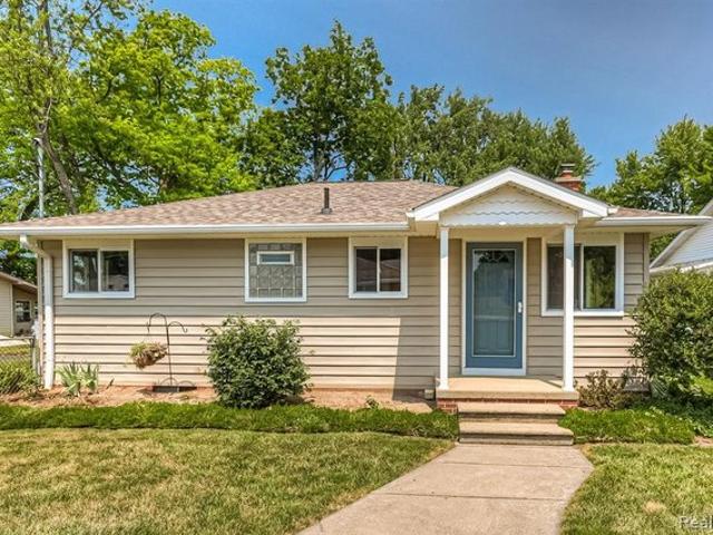 House for sale in Fenton, Michigan
