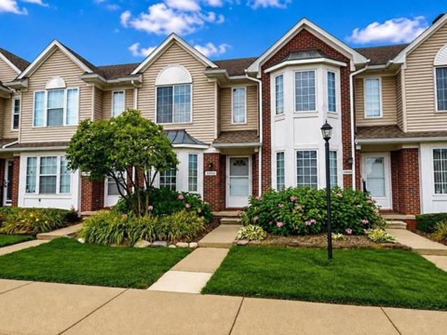 Townhouse for sale in Fair Haven, Michigan