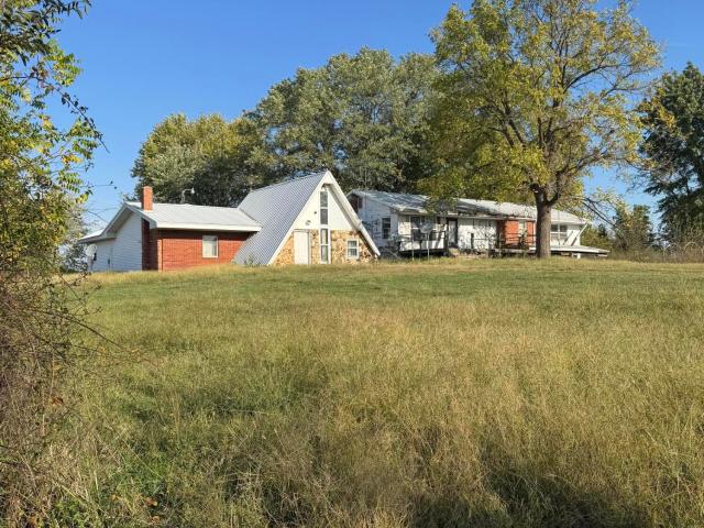House for sale in Weaubleau, Missouri