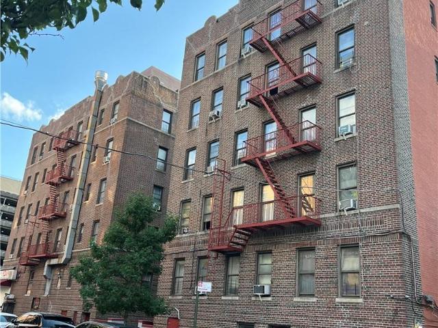 Commercial for sale in The Bronx, Arverne