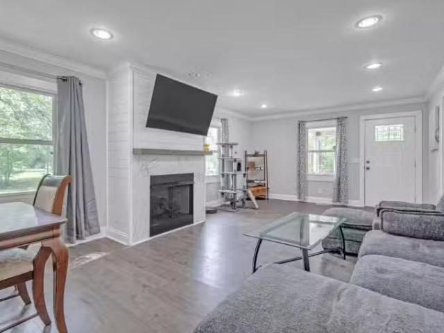 House for sale in Taylors